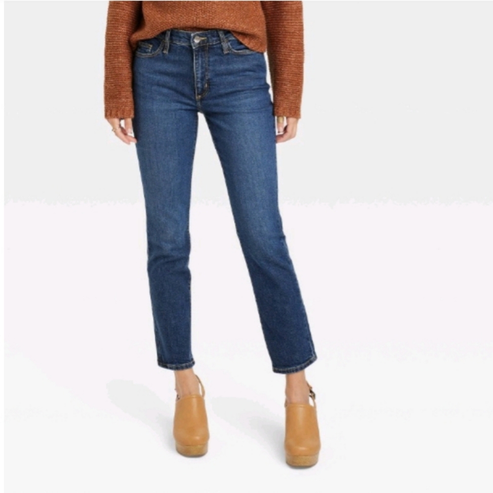 Women's High-rise Slim Straight Jeans